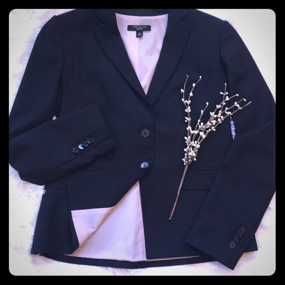 ANN TAYLOR PETITE TAILORED BLACK BLAZER LINED